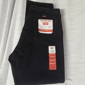 Rustler from Wrangler jeans regular fit straight leg 38x32 NWT